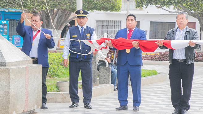 Ceremonia Dominical de izamiento del pabellon nacional y bandera de la provincia de Huarmey .