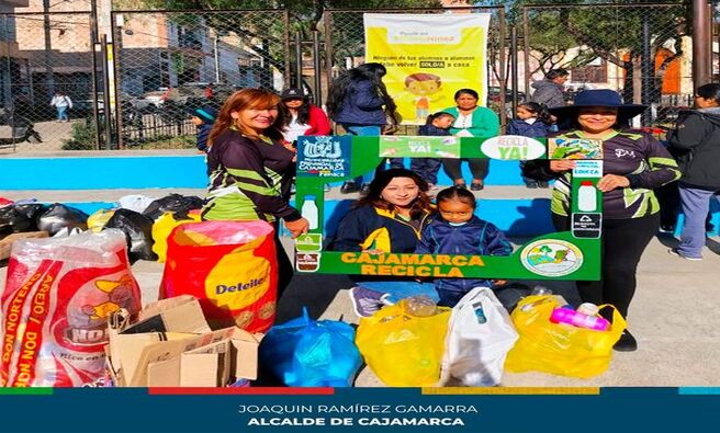 ✅La gerencia de Desarrollo Ambiental y el Programa Municipal Educca realizaron una exitosa reciclatón en el sector 13 del barrio San Martín, logrando acopiar una tonelada de residuos inorgánicos. El evento contó con la participación de la I.E.I N°322 San Martín de Porres, I.E.P Jesús Cautivo, Jardín Manantial, I.E Divino Maestro, I.E.I N°876 Mollepampa y la Junta Vecinal San Martín.
🗣En esta importante actividad se destacó la importancia de involucrar a la comunidad en iniciativas de reciclaje y sostenibilidad. Así mismo, mediante el Programa Municipal Educca se tiene el objetivo educar a las nuevas generaciones sobre la gestión adecuada de residuos y el impacto positivo que estas acciones tienen en el medio ambiente.