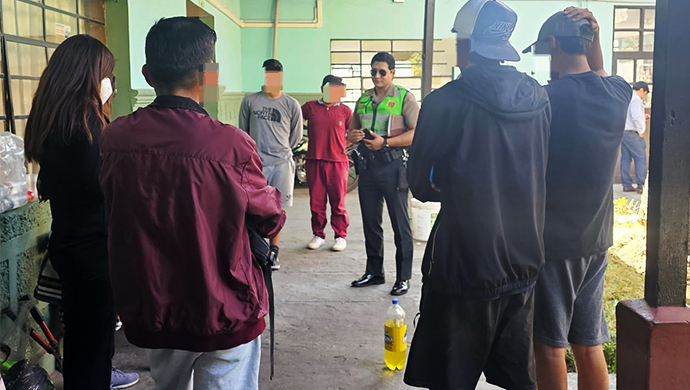 Adolescentes del Programa JJR realizaron labor de mantenimiento de áreas verdes en comisaria de Arequipa