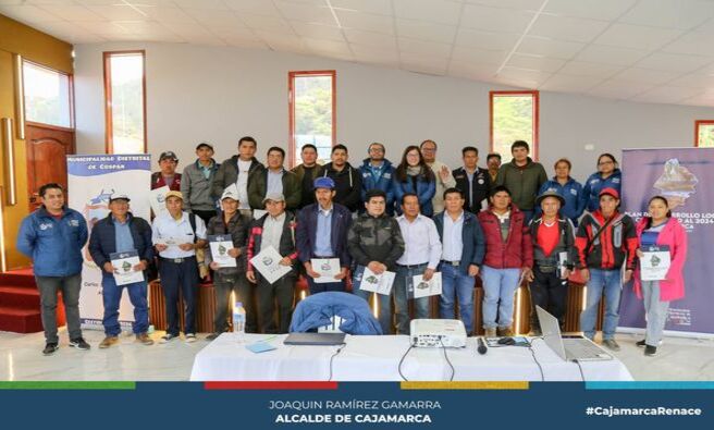 📌Con el objetivo de conocer la realidad actual de los distritos de la provincia de Cajamarca y lograr un Plan de Desarrollo Local Concertado (PDLC) acorde a dicha realidad, el equipo técnico de la Municipalidad Provincial de Cajamarca sigue desarrollando talleres participativos en cada uno de nuestros distritos. Recientemente, se llevó a cabo un taller en el distrito de Cospan, uno de los más alejados de nuestra provincia, donde se identificaron necesidades en los ámbitos económicos, sociales y medioambientales.
✅Estas necesidades serán plasmadas en el PDLC al 2034, asegurando que el plan refleje las prioridades y aspiraciones de cada comunidad. La Municipalidad Provincial de Cajamarca reafirma su compromiso de trabajar junto a la población para construir un futuro más próspero y sostenible.