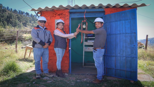 DRTC instala equipos para la conectividad de televisión en el Centro Poblado de Huamarín