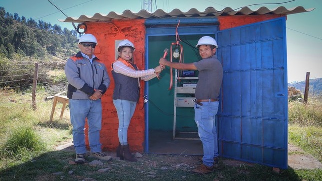 DRTC instala equipos para la conectividad de televisión en el Centro Poblado de Huamarín