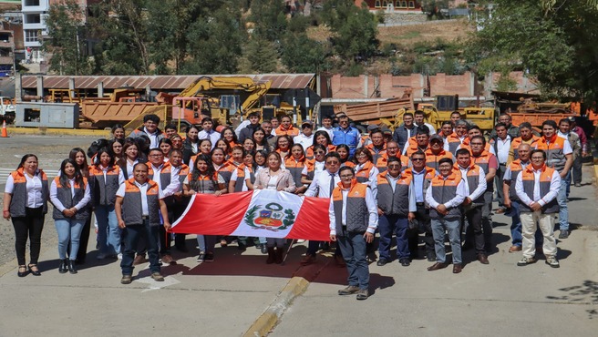 Personal de la DRTC participa de ceremonia en conmemoración por el Día de la bandera