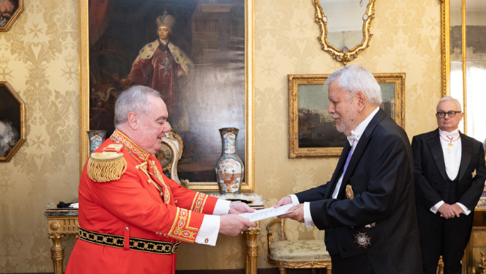 Embajador Luis Chuquihuara presenta cartas credenciales ante el gran maestre de la Orden de Malta
