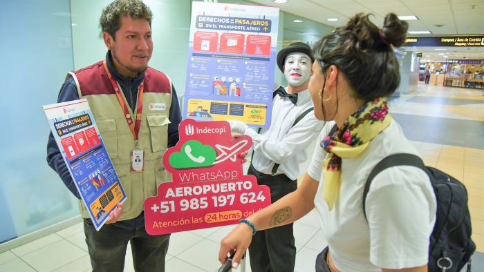 El Indecopi promueve campaña informativa lúdica en el aeropuerto internacional Jorge Chávez para que viajeros conozcan sus derechos