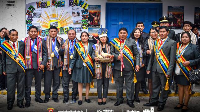 Archivo PDF del Desfile Cívico por el CXCIX Aniversario de la Provincia Paucartambo.