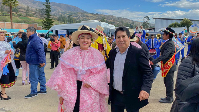 Alcalde de Huarmey participa del primer vuelo de un AIRBUS en el aeropuerto en Carhuaz.