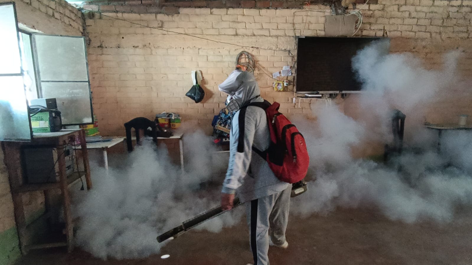 Gore fumiga más de 4200 viviendas para prevenir el dengue en cinco sectores de Sullana