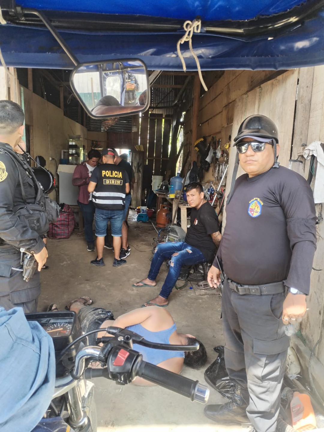 operativo articulado entre el personal de Serenazgo de la Muni Distrital de Belén y la PNP, logrando allanar una caleta de vehiculos