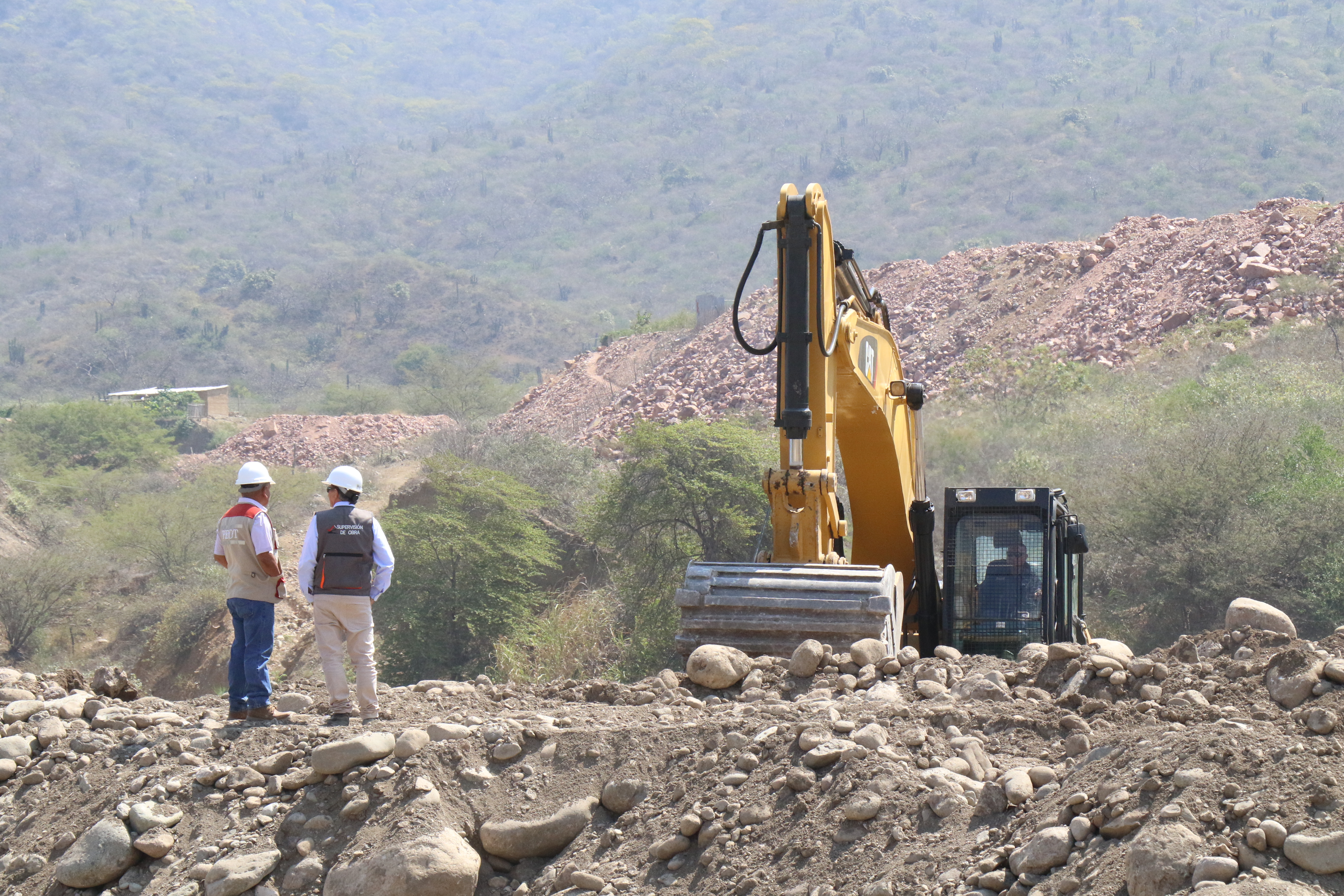Los trabajos están a cargo de la “Constructora PERAMAX SAC.”, teniendo como empresa supervisora a “H&H Consultoría en Ingeniería y Construcción SAC.”. 