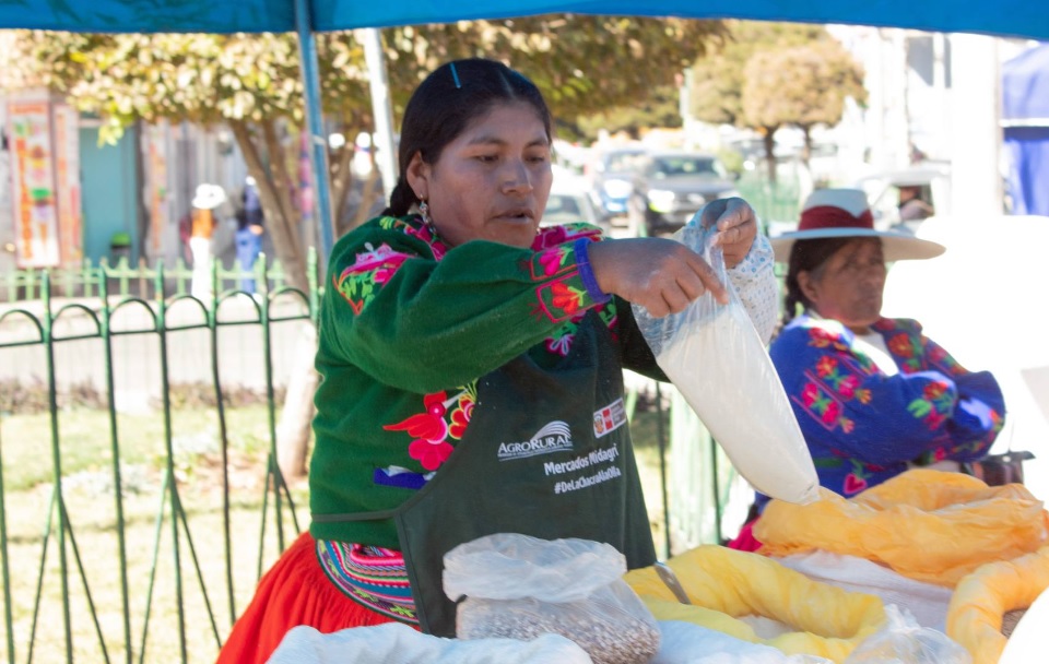 "De la chacra a la olla", Productores agropecuarios participan de la feria itinerante