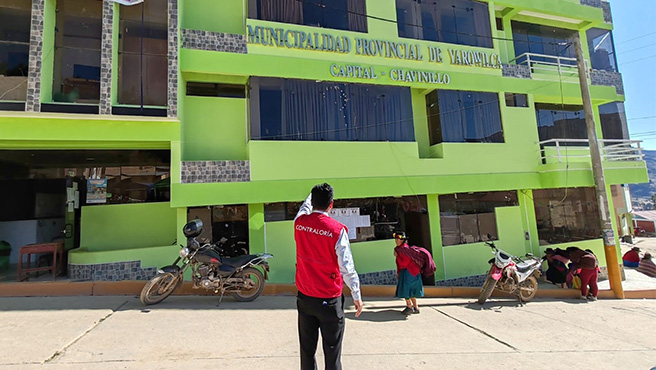 La Contraloría General detectó un perjuicio económico de S/ 282 mil en la Municipalidad Provincial de Yarowilca. Los funcionarios de esta entidad formularon y ejecutaron un proyecto para realizar actividades sociales, pero con recursos que estaban destinados a proyectos de infraestructura.