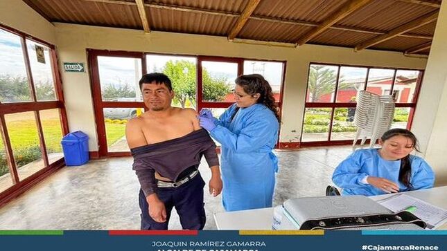 📌La subgerencia de Salud está recorriendo todos los locales donde se encuentran nuestros colaboradores para iniciar la vacunación contra la influenza. En esta oportunidad, nuestro personal ubicado en San José de Canay fue vacunado, asegurando su protección y bienestar.