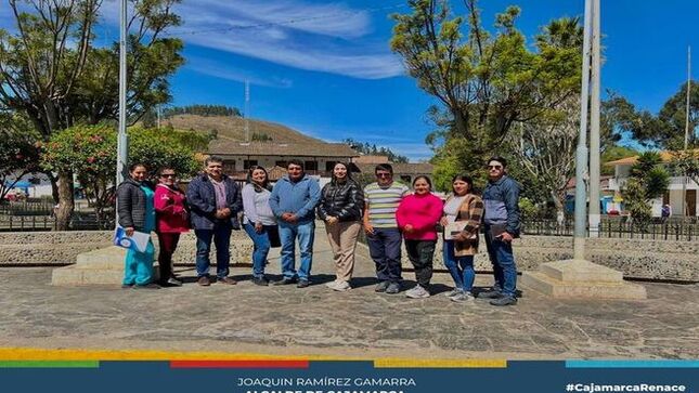 📌La Municipalidad Provincial de Cajamarca está brindando asistencia técnica a la Municipalidad Distrital de Llacanora con el objetivo de poner en funcionamiento su comité distrital de salud. Esta colaboración busca fortalecer las capacidades locales y asegurar una mejor atención en salud para los habitantes de Llacanora.
✅Con esta iniciativa, se espera mejorar la coordinación y efectividad de las acciones de salud en el distrito, promoviendo el bienestar y la calidad de vida de su población.