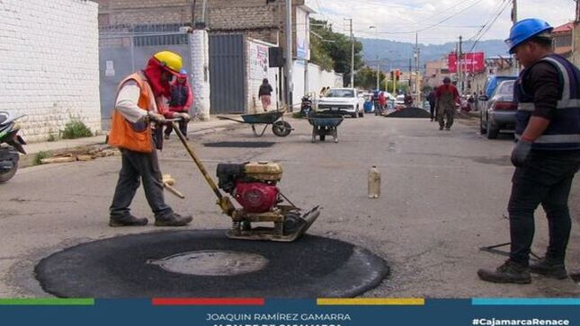 📌La actual gestión municipal liderada por el alcalde Joaquin Ramírez, continúa con los trabajos de mantenimiento del Jr. Reyna Farge como parte de la segunda etapa del programa Rescate de Vías. 