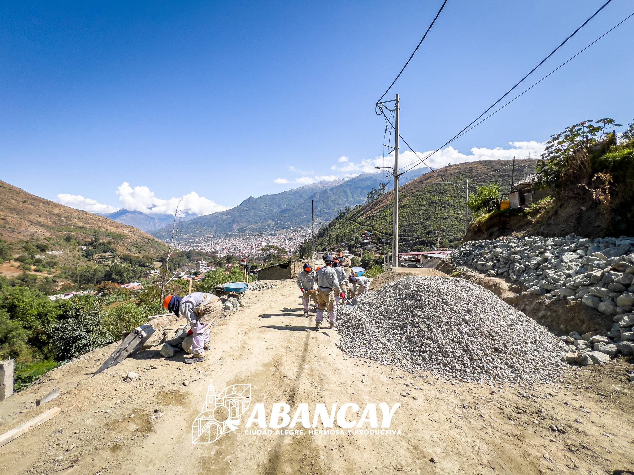 ¡Las Obras En Aymas – Osnomocco, No Paran! Más De 1.3 Kilometros De Interconexión Urbana E Interurbana En Abancay.