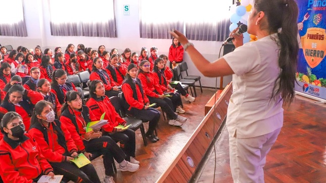 Estudiantes de la IES Santa Rosa recibieron sesión educativa de alimentación saludable