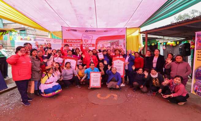 Gracias a la formalización de Cofopri, comerciantes de centro de abastos se convierten en propietarios de su mercado después de 20 años de fundación.