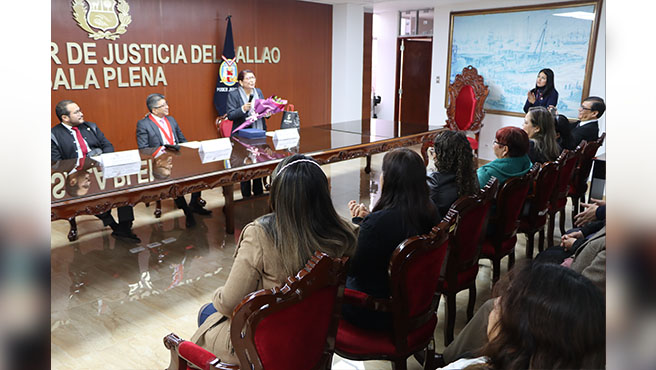 Corte Superior de Justicia del Callao realizó ceremonia de reconocimiento a servidora pública Mercedes Aponte Torres quien cesó por límite de edad