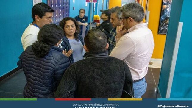 ✅En un operativo conjunto de la subgerenca de Gestión de Riesgos de Desastres (Defensa Civil) y la subgerencia de Comercialización y Licencias, realizamos una visita de Inspección de Seguridad en Edificaciones (VISE) a Cineplanet para verificar sus permisos municipales, incluyendo la licencia de funcionamiento y el certificado ITSE. Este esfuerzo es parte de nuestras acciones continuas para fiscalizar y garantizar que los establecimientos cumplan con las condiciones de seguridad necesarias, asegurando así que mantengan vigente su certificado de inspección técnica de seguridad en edificaciones (ITSE) y todos los cajamarquinos y visitantes se encuentren seguros. 