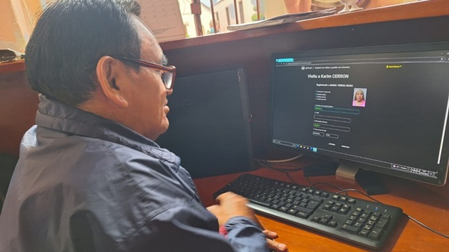 Servidor del INCN ingresando en tiempo real los datos de las visitas al INCN