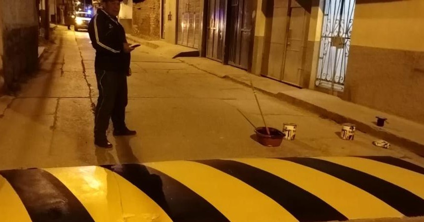 Se inició el pintado de los reductores de velocidad en Cajabamba