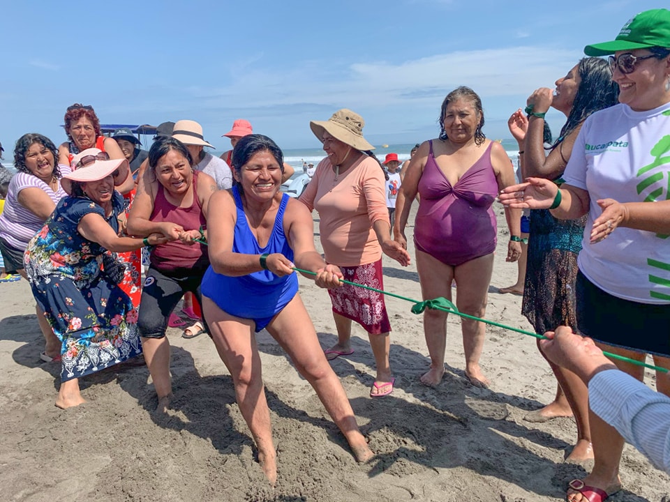 Más de 1000 integrantes de Organizaciones Sociales Viajaron A Playas De Mollendo.