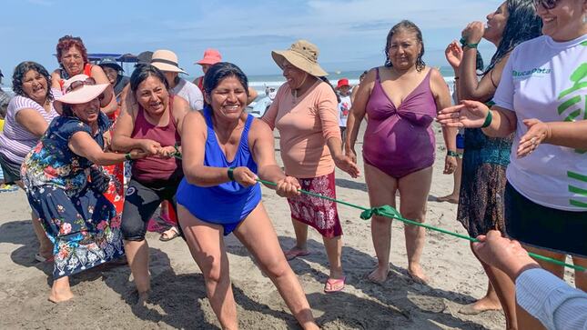 Más de 1000 integrantes de Organizaciones Sociales Viajaron A Playas De Mollendo.