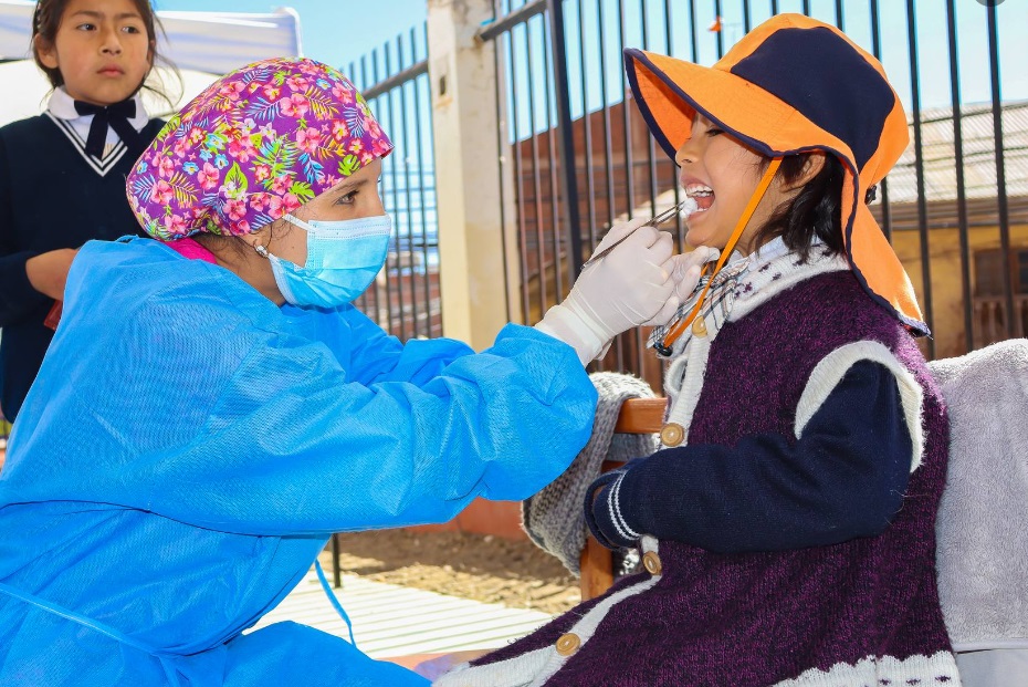 Más de 200 niños fueron atendidos en el "Gran festival de la salud" en la Institución Educativa San Antonio de Padua de Puno