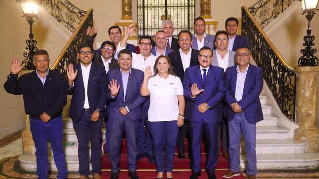 Alcalde de Paucarpata pidió a presidenta de la república reforzar políticas de seguridad ciudadana.