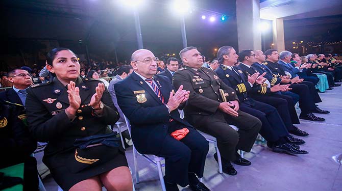 La actividad contó con la presencia de reconocidos personajes