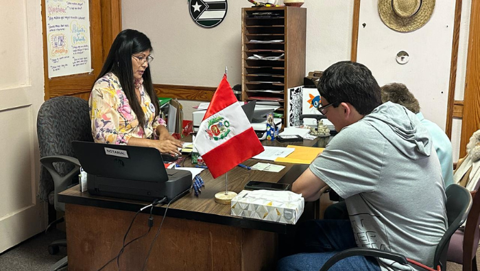 Cancillería acerca servicios consulares a la comunidad peruana en Cleveland