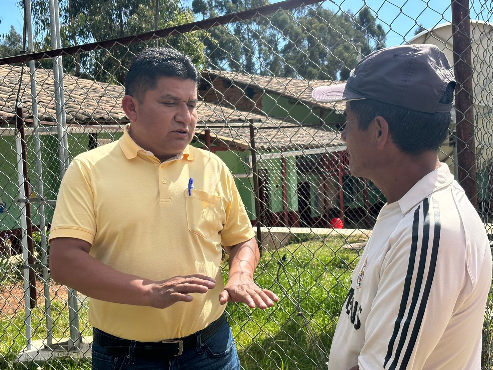 realizó la entrega de los materiales
