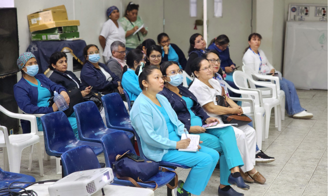 Dririgida a todos los trabajadores del hospital