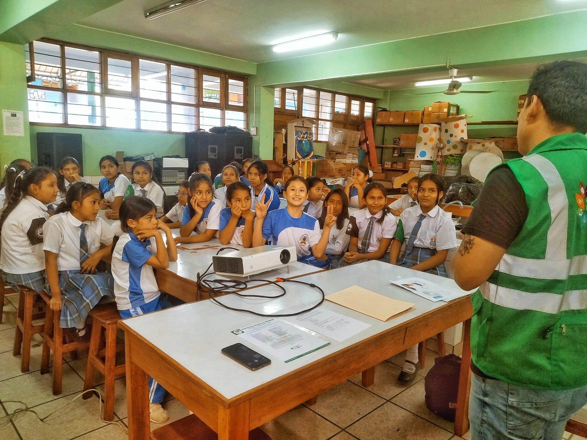 Capacitación en instituciones educativas