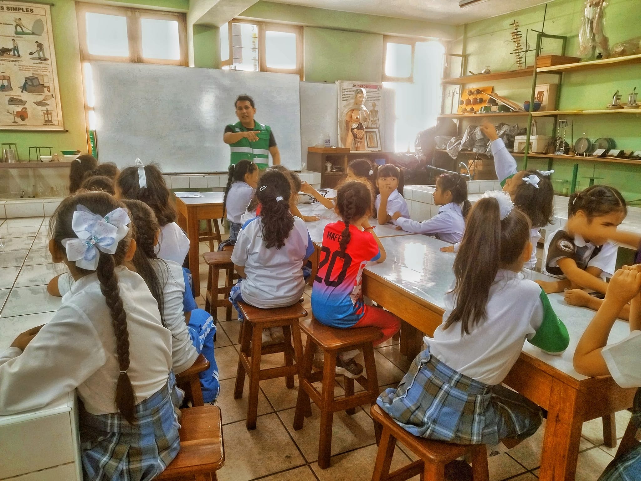 Capacitación en instituciones educativas