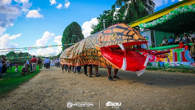 Color, cultura y mucha creatividad: asรญ fue el gran corso alegรณrico en el VIII aniversario del Distrito de Megantoni