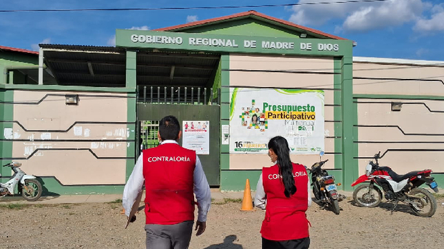 La Contraloría General halló responsabilidad penal en el exgobernador (prófugo) y un exdirectivo del Gobierno Regional de Madre de Dios (GOREMAD), quienes dispusieron el nombramiento de cinco servidores bajo el régimen del Decreto Legislativo N° 276, pese a que incumplían los requisitos exigidos por Ley. Esta acción afectó el correcto funcionamiento de la administración pública y la legalidad del proceso de nombramiento.
