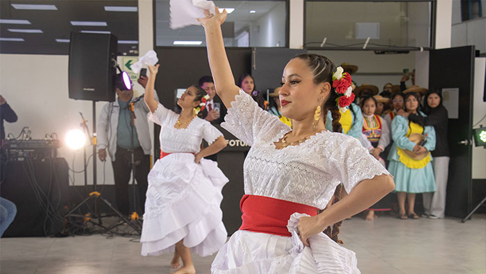 Estudiantes del CENFOTUR deslumbran en Festival de Clausura de Talleres de Habilidades Artísticas 2024-I