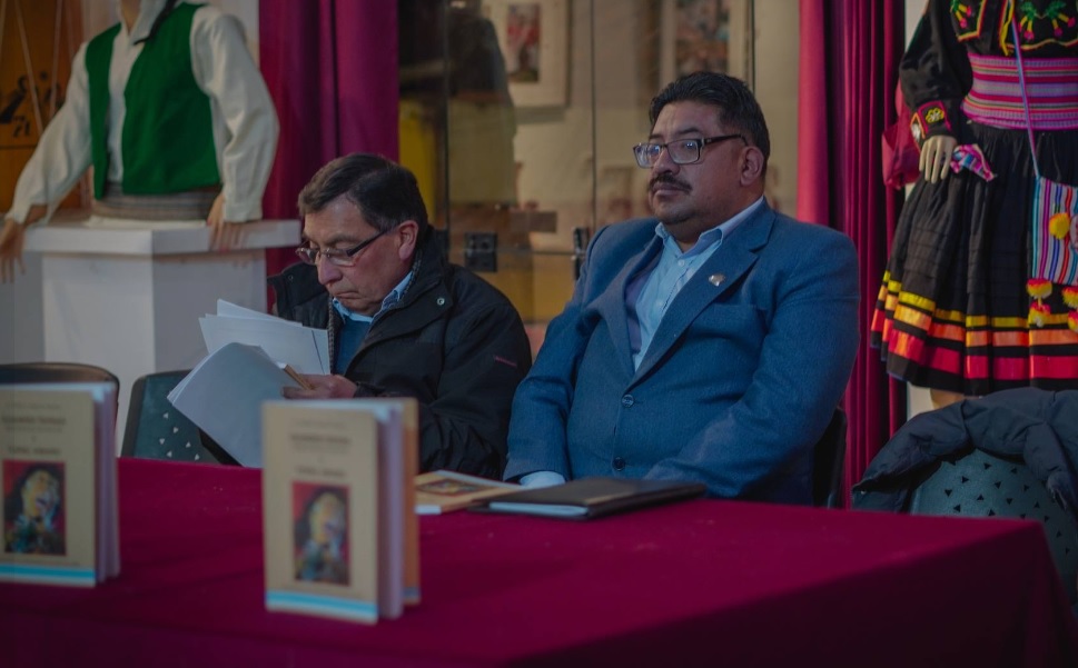 Se presentó el libro “Guamán Tarapa, héroe olvidado del altiplano y Tupac Amaru”