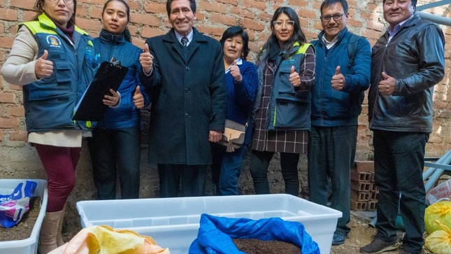 ¡Comprometidos con el cuidado del medio ambiente! Especialistas continúan con la evaluación de proyectos educativos ambientales