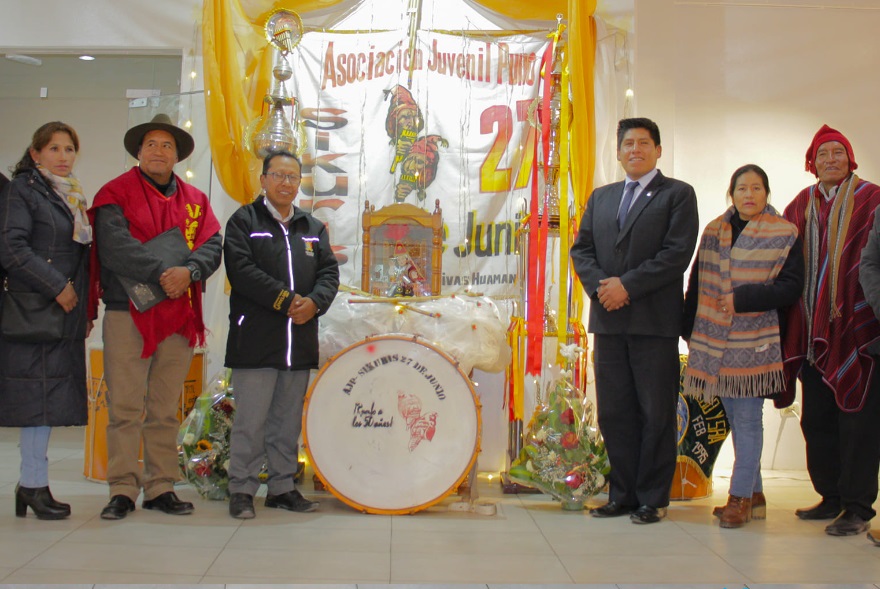 Culmina con éxito la “I Exposición pictorica y fotográfica” de la asociación juvenil Puno 27 de junio