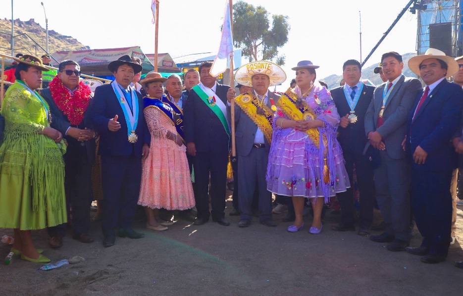 Concejo municipal participa en la festividad de San Pedro y San Pablo - Ichu