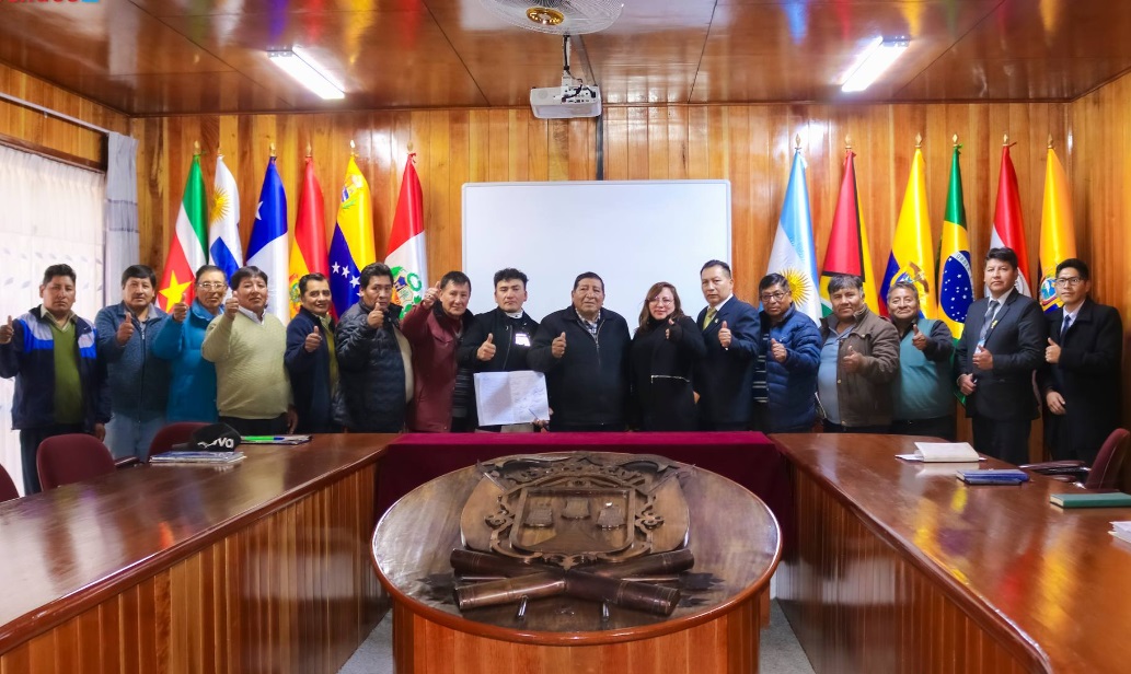 La Municipalidad Provincial de Puno se reune con los transportistas de servicio interprovincial zona sur