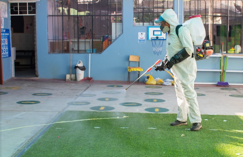 Se realiza jornada de fumigación en la Institución Educativa Inicial N° 287 Torres San Carlos