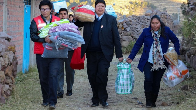 Municipalidad de Puno brinda apoyo a familia de escasos recursos económicos