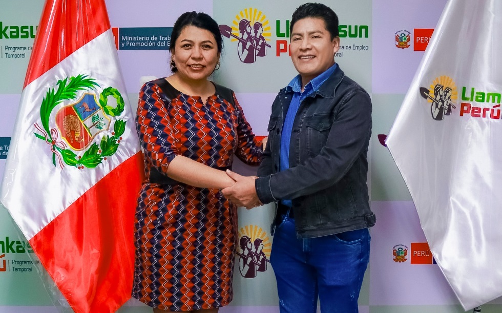 Para generar más puestos laborales, alcalde provincial se reúne con directora ejecutiva de Llamkasun Perú