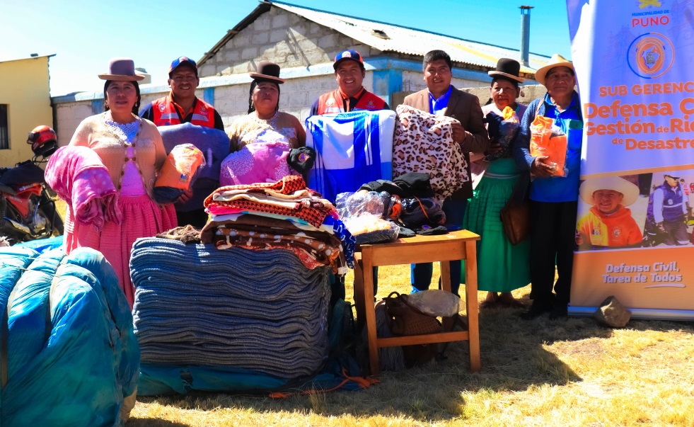 Municipalidad de Puno realizó entrega de bienes de ayuda humanitaria a población del centro poblado de Carucaya Plateria.