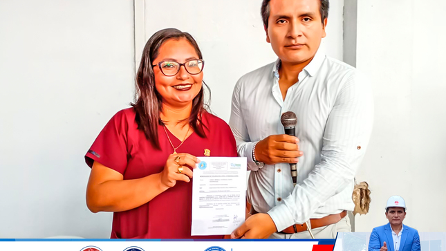pidió a sus compañeros de trabajo a seguir laborando en unión, para contribuir y salvaguardar la vida de la población.