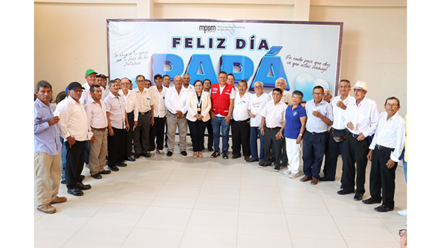 Alcaldesa Provincial agasaja a adultos mayores por el Día del Padre.